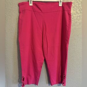 Attyre Vibrant Pink Women's Capris